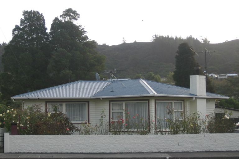 Photo of property in 252 Stokes Valley Road, Stokes Valley, Lower Hutt, 5019