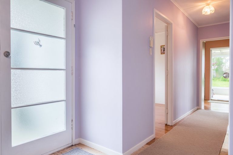 Photo of property in 58 Sunnyvale Road, Massey, Auckland, 0614