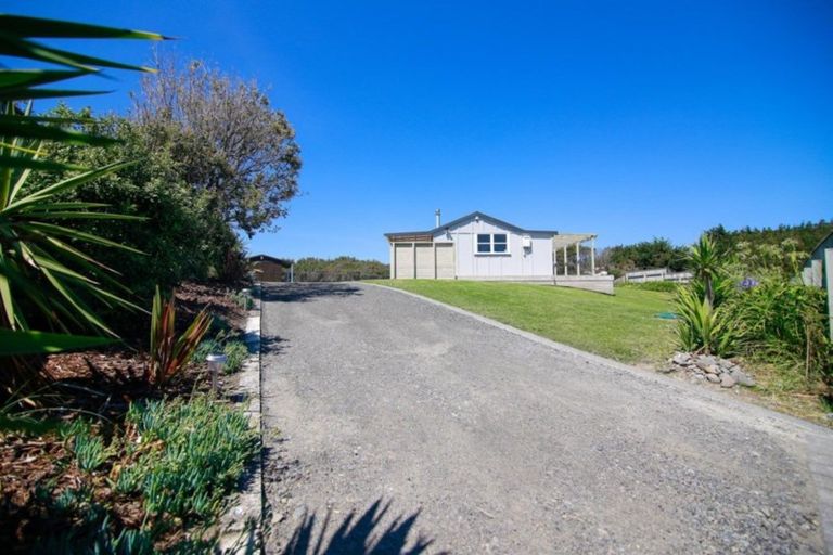 Photo of property in 5 Te Awe Awe Grove, Himatangi Beach, Foxton, 4891