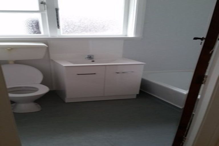 Photo of property in 43 Manawatu Street, Hokowhitu, Palmerston North, 4410