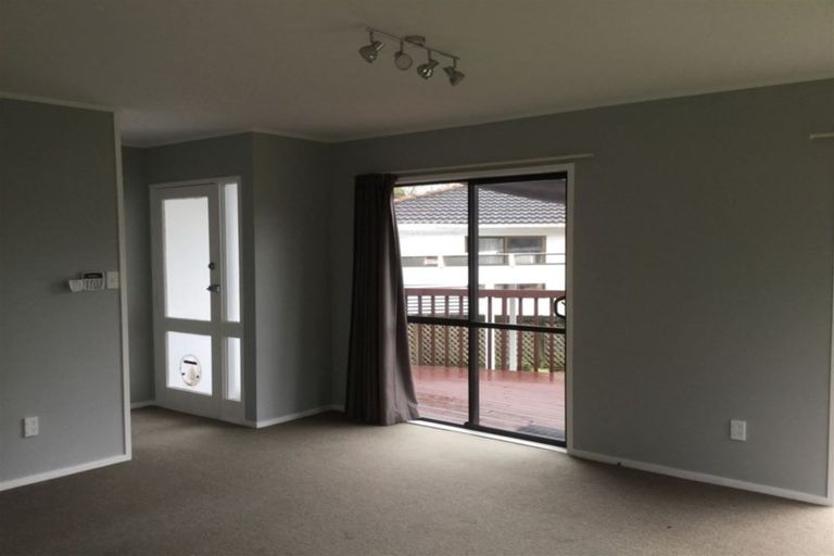 Photo of property in 14 Arodella Crescent, Ranui, Auckland, 0612