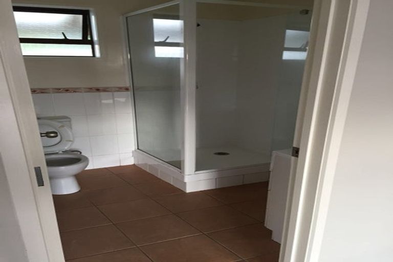 Photo of property in 5 Monet Grove, West Harbour, Auckland, 0618