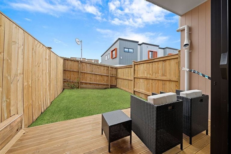 Photo of property in 19/12 Arney Road, Ranui, Auckland, 0612