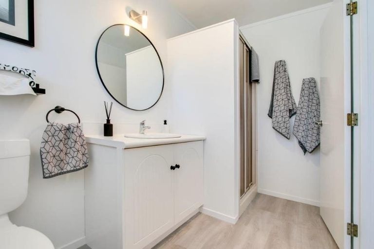 Photo of property in 2 Fern Grove, Taradale, Napier, 4112