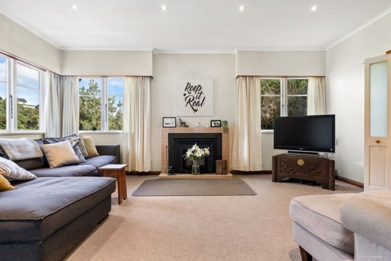 Photo of property in 51 Jackson Street, Island Bay, Wellington, 6023
