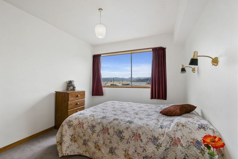 Photo of property in Grosvenor Flats, 19 Cottleville Terrace, Thorndon, Wellington, 6011