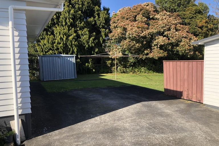 Photo of property in 11 Kennedy Place, Merrilands, New Plymouth, 4312
