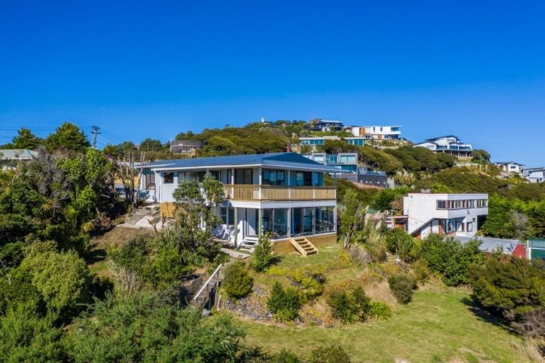 Photo of property in 20a Kahu Road, Paremata, Porirua, 5024