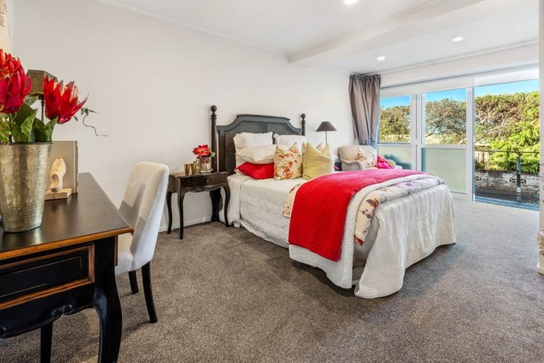 Photo of property in 2/24 Selwyn Road, Cockle Bay, Auckland, 2014