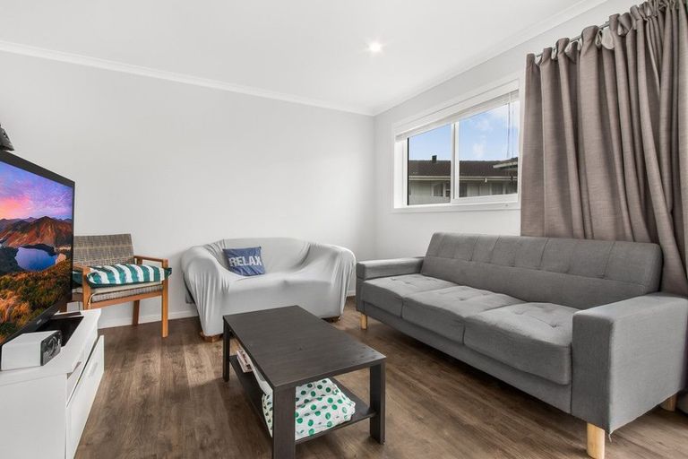 Photo of property in 11 Windrush Close, Mangere, Auckland, 2022