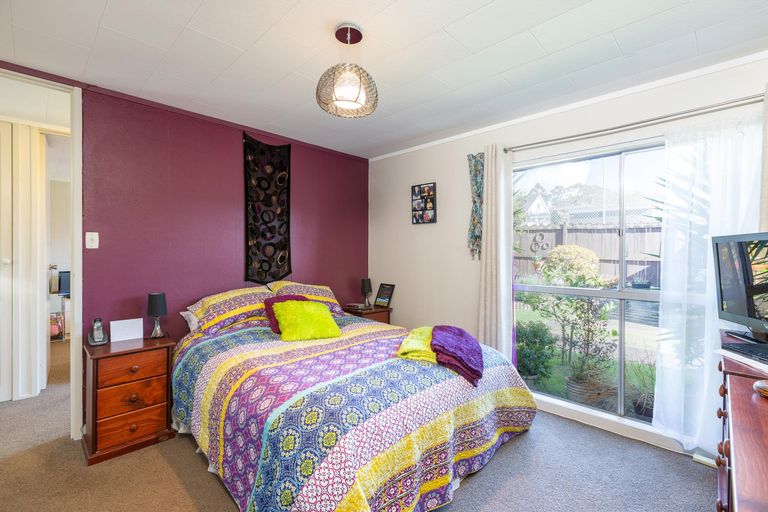 Photo of property in 4/109a Te Atatu Road, Te Atatu South, Auckland, 0610