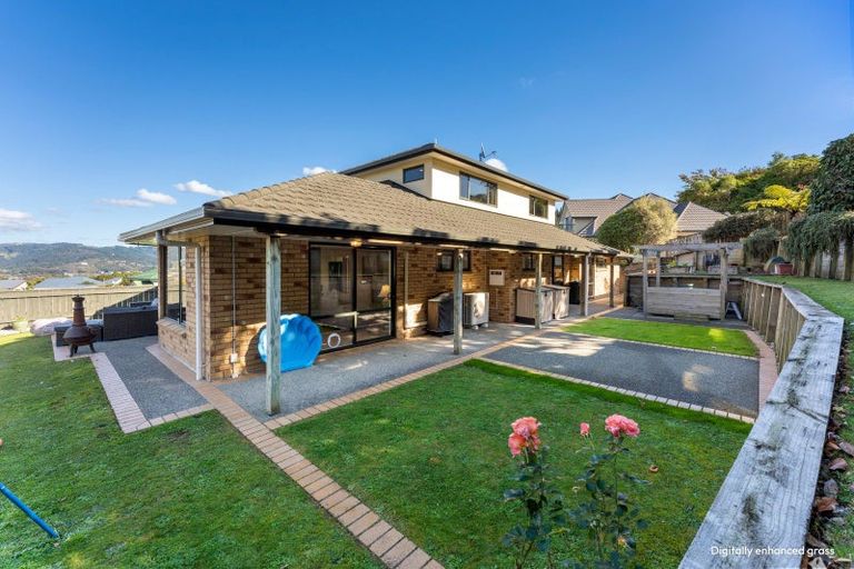 Photo of property in 2 Ormrod Grove, Riverstone Terraces, Upper Hutt, 5018