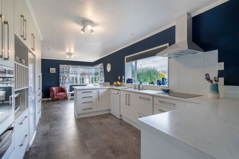 Photo of property in 16 Easton Way, Levin, 5510