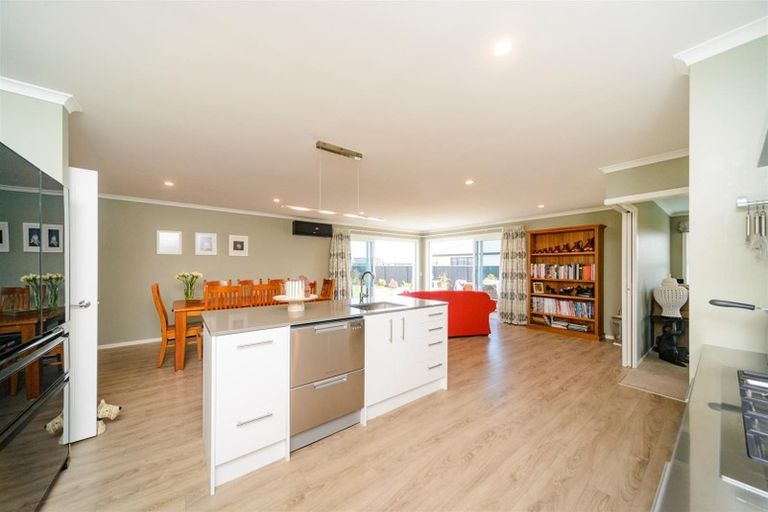 Photo of property in 19 George Street, Bulls, 4818