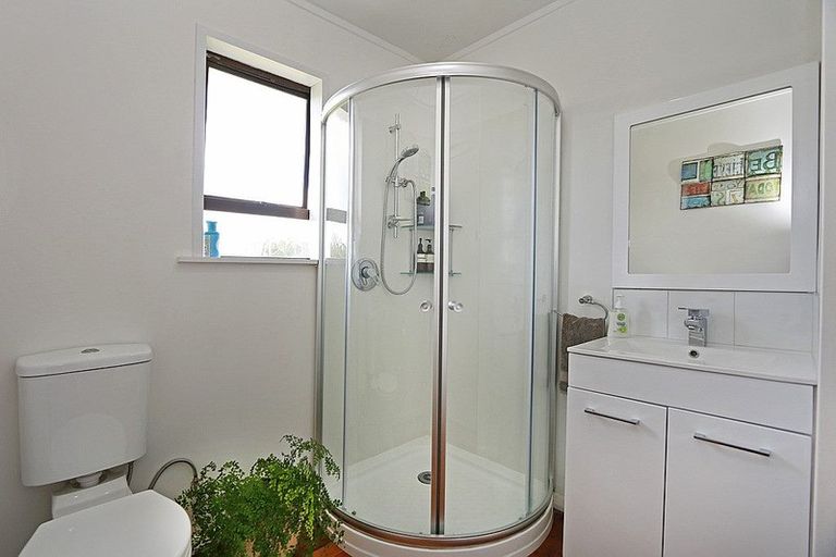 Photo of property in 19 Hector Place, Opunake, 4616