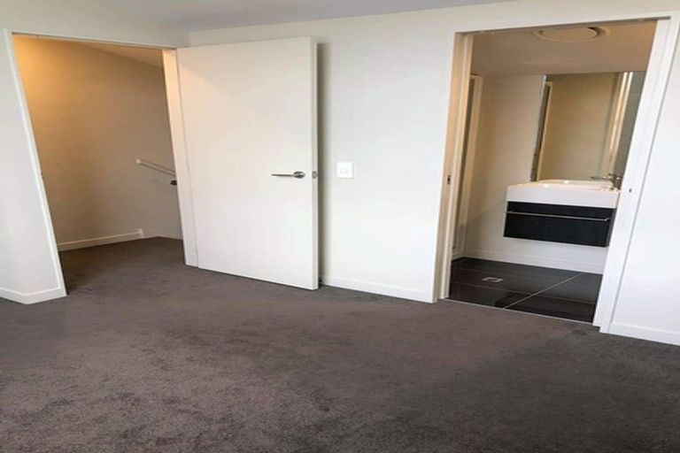 Photo of property in 11/2 Stone Street, Miramar, Wellington, 6022