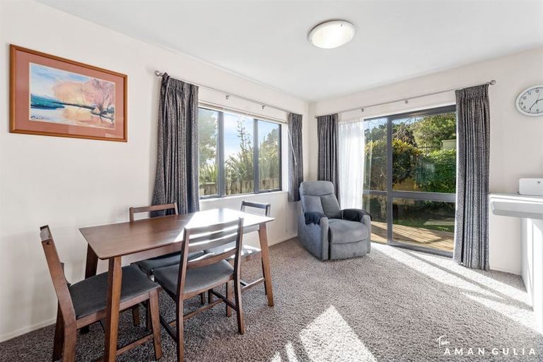 Photo of property in 3/197 Royal Road, Massey, Auckland, 0614