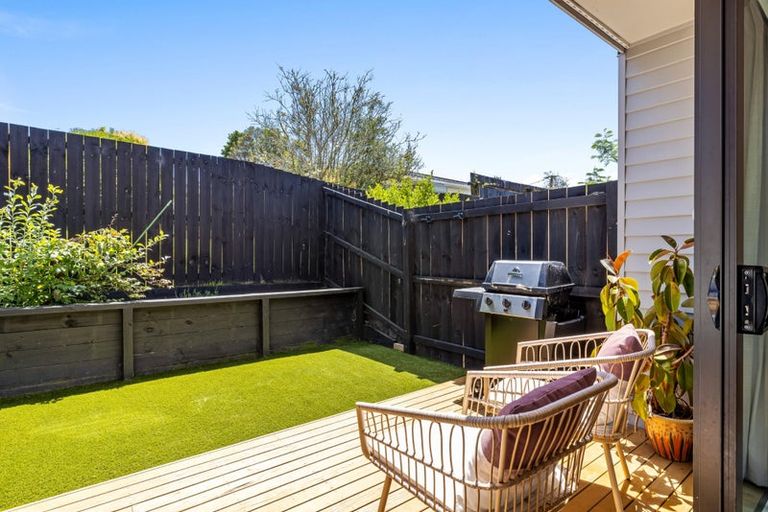 Photo of property in 5/13 Windy Ridge Road, Glenfield, Auckland, 0629