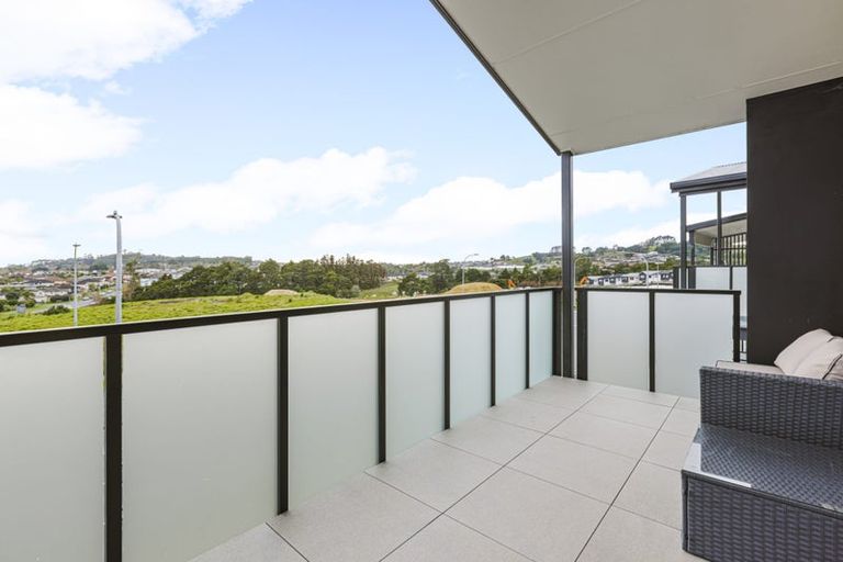 Photo of property in 304/26 Shortfin Place, Flat Bush, Auckland, 2019