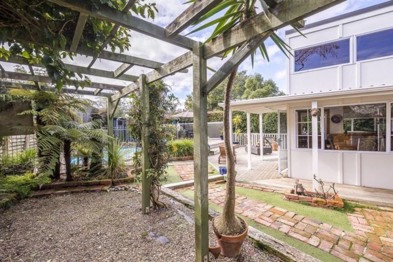 Photo of property in 21 Puriri Road, Waikanae, 5036