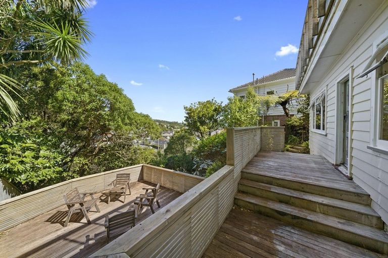 Photo of property in 56 Tio Tio Road, Miramar, Wellington, 6022