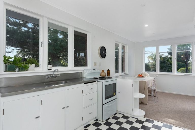 Photo of property in 15 Landview Road, Parkvale, Tauranga, 3112