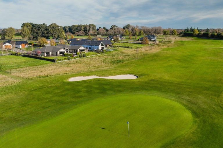 Photo of property in 18 Mara-kai Place, Pegasus, 7612