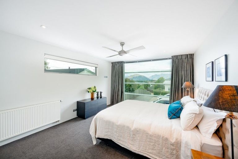 Photo of property in 15 Faulks Terrace, Wanaka, 9305