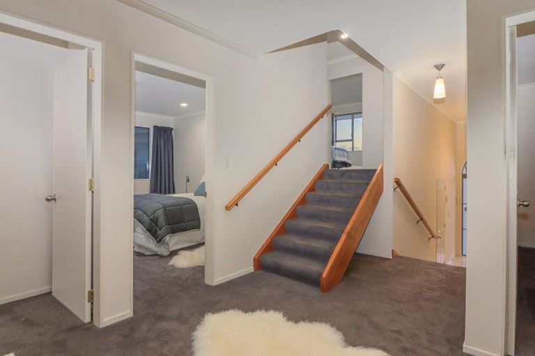 Photo of property in 83 Kakariki Grove, Waikanae, 5036