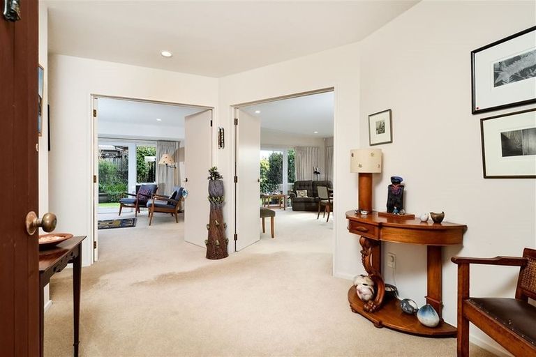 Photo of property in 22 Suncrest Drive, West Harbour, Auckland, 0618