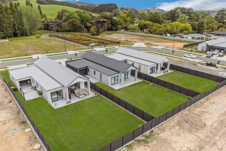 Photo of property in 64 Mataikokako Loop, Kawakawa Bay, 2585