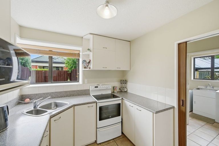 Photo of property in 2/4 Gatonby Place, Avonhead, Christchurch, 8042