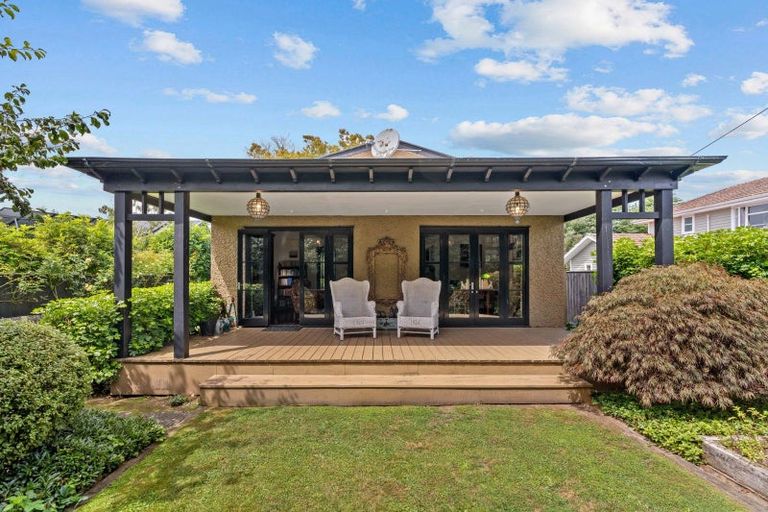 Photo of property in 28 Kempton Street, Greytown, 5712