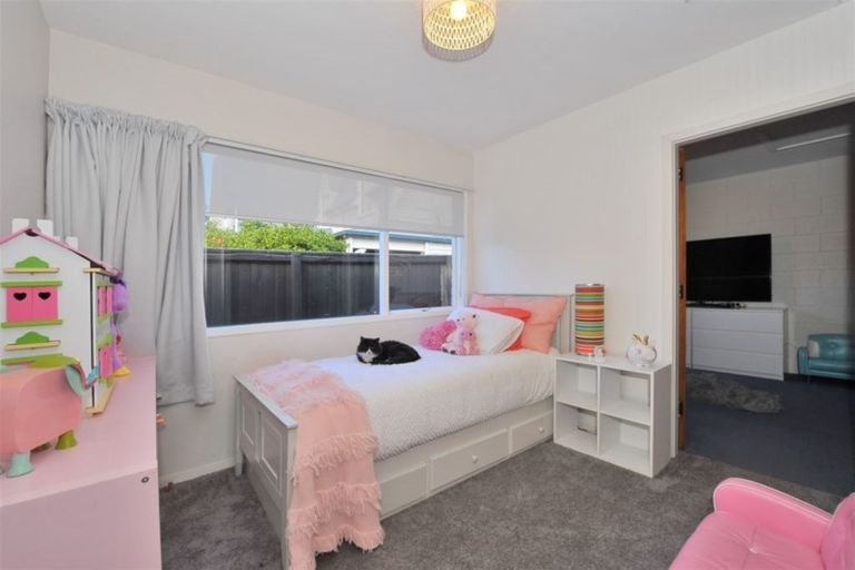 Photo of property in 1/10 Jamell Place, Avonhead, Christchurch, 8042
