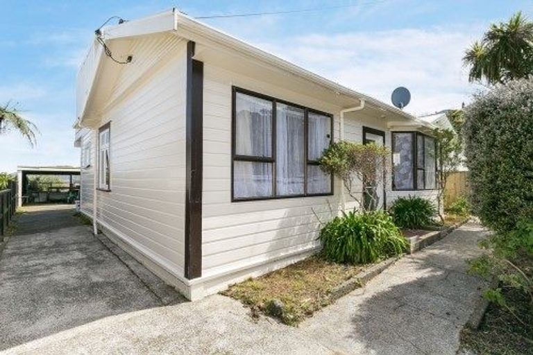 Photo of property in 15 Pembroke Road, Northland, Wellington, 6012