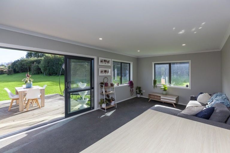 Photo of property in 12 Faydon Close, Ohau, Levin, 5570