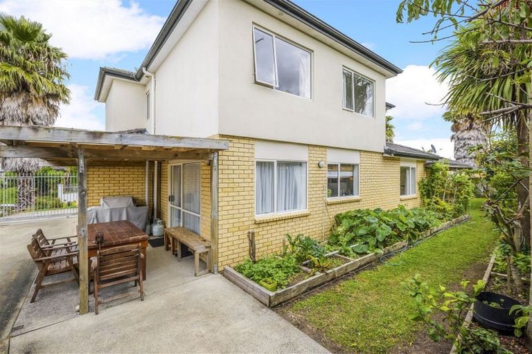 Photo of property in 2 Dunaff Place, Flat Bush, Auckland, 2019