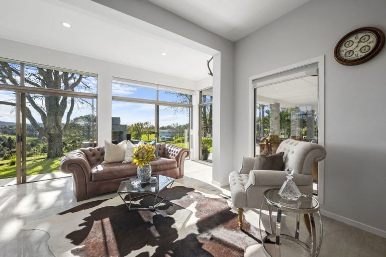 Photo of property in 49 Vaughans Road, Okura, Albany, 0792