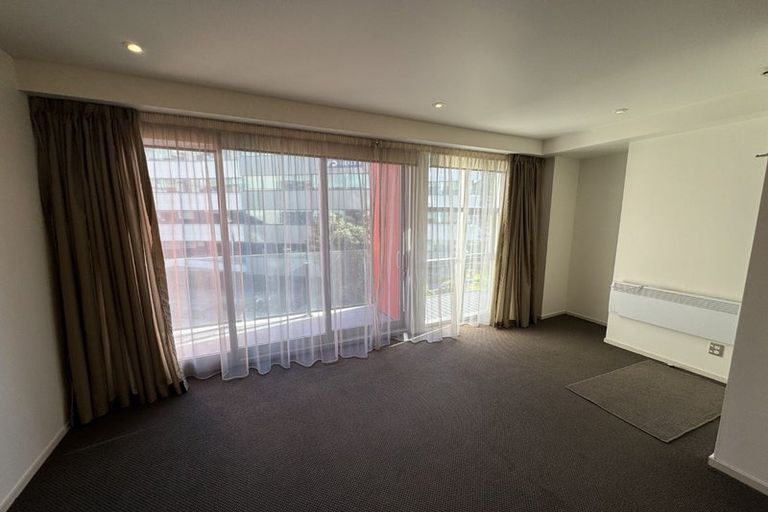 Photo of property in Summit Apartments, 11/184 Molesworth Street, Thorndon, Wellington, 6011