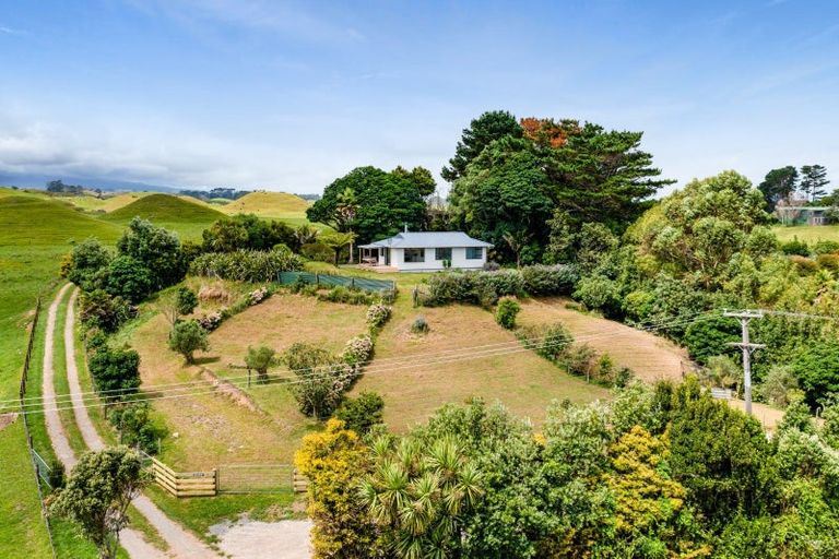 Photo of property in 6388 South Road, Pungarehu, Opunake, 4685