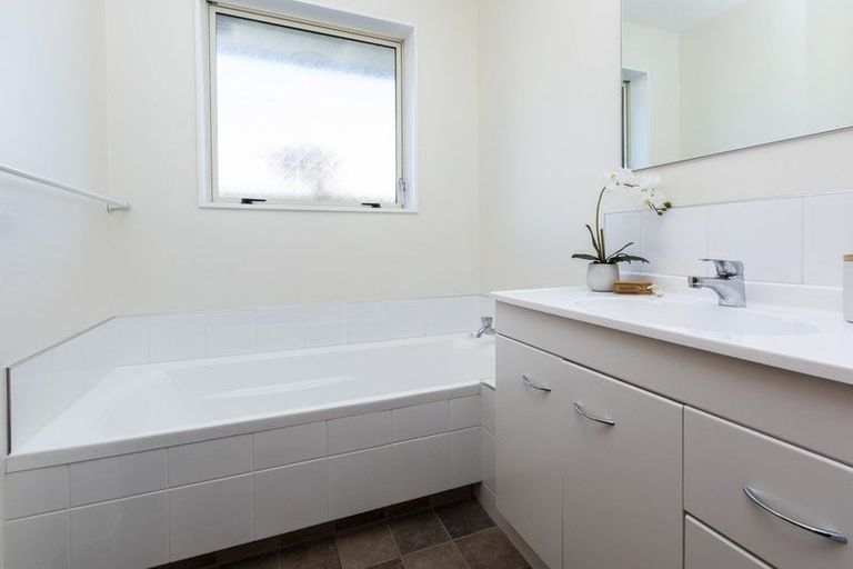 Photo of property in 19b Juniper Place, Burnside, Christchurch, 8053