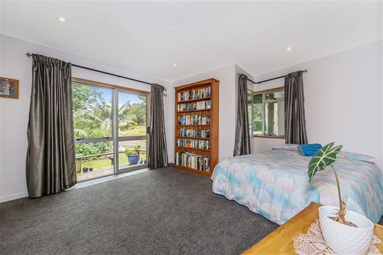 Photo of property in 12 Moreton Drive, Manly, Whangaparaoa, 0930