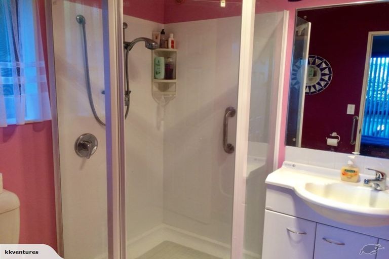 Photo of property in 9 Gendo Avenue, Henderson, Auckland, 0612