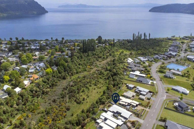 Photo of property in 127 Lisland Drive, Kinloch, Taupo, 3377