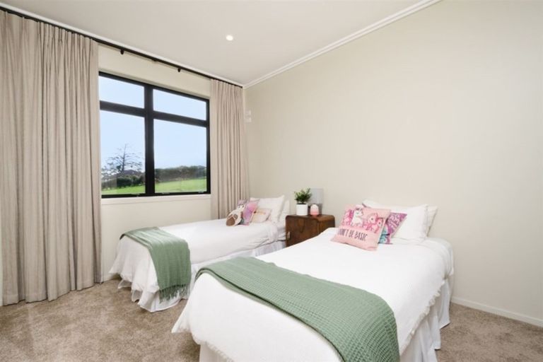 Photo of property in 265 Old North Road, Kumeu, 0892