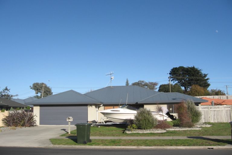 Photo of property in 20 Lorna Irene Drive, Raumati South, Paraparaumu, 5032