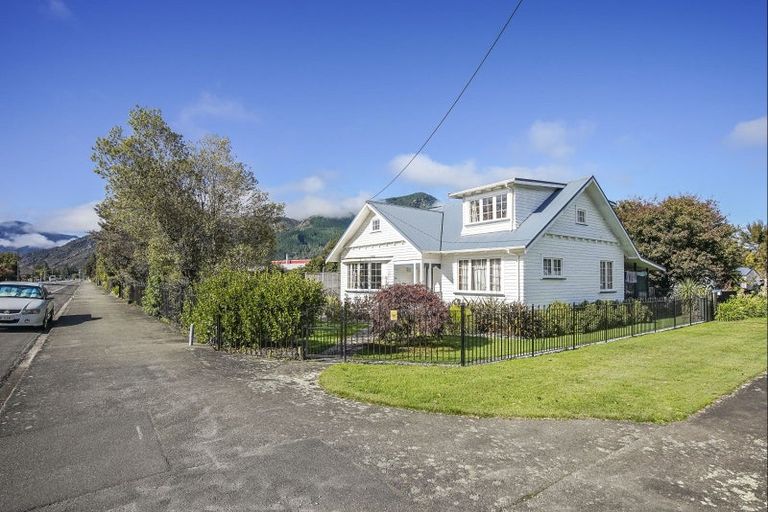 Photo of property in 64 Waller Street, Murchison, 7007