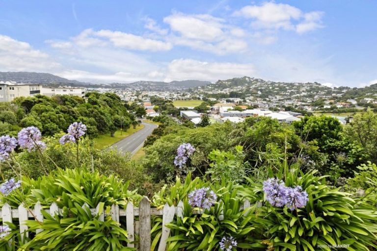 Photo of property in 33 Raukawa Street, Strathmore Park, Wellington, 6022