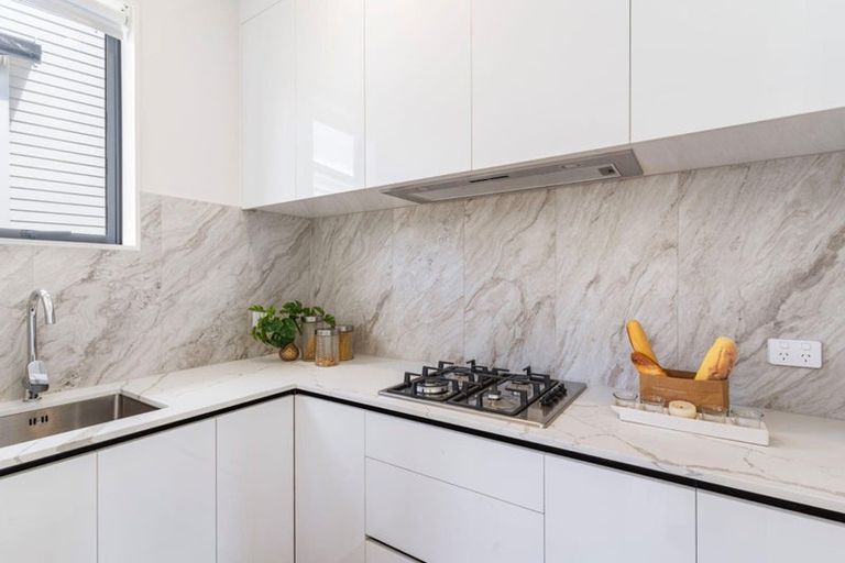 Photo of property in 28 Baumea Rise, Massey, Auckland, 0614