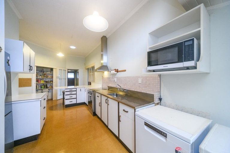 Photo of property in 11 Beresford Street, Takaro, Palmerston North, 4410